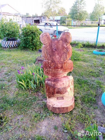 Медведь из дерева