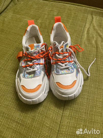 Кроссовки женские 36 размер