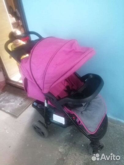 Прогулочная коляска