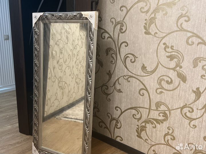 Зеркало настенное