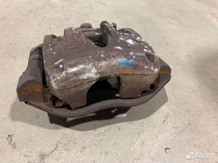 Суппорт передний левый Mercedes-Benz E-Class W211