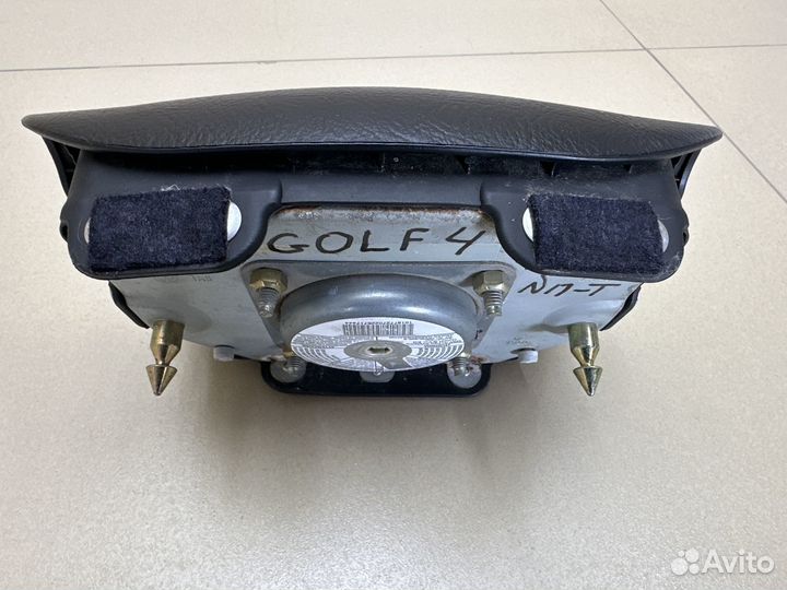 Подушка безопасности в руль Volkswagen Golf 4