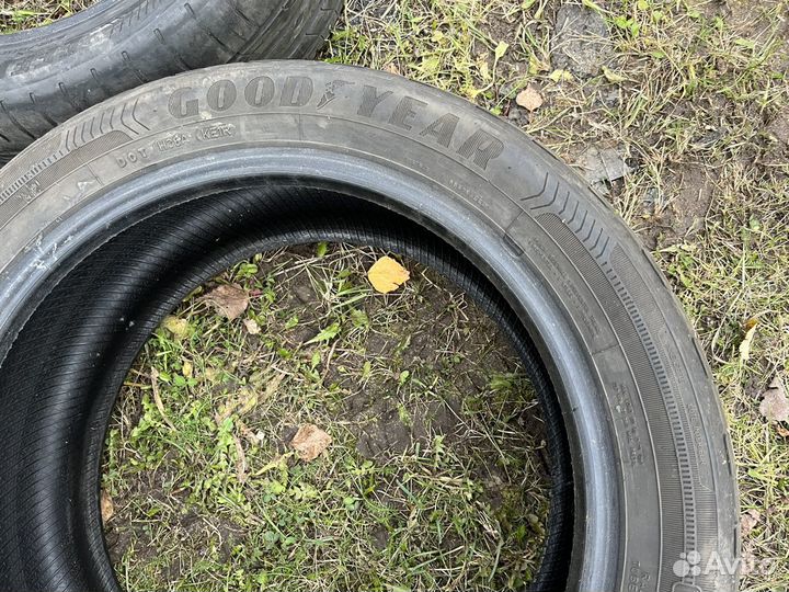 Goodyear EfficientGrip 215/50 R17