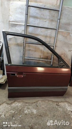 Дверь передняя правая Volkswagen Passat B3 1.8 RP