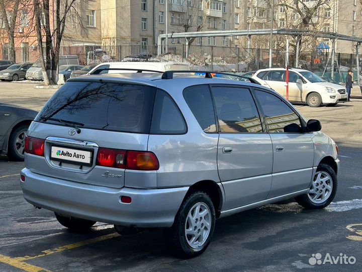 Toyota Ipsum 2.0 AT, 1997, 320 000 км