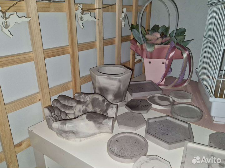 Кашпо, статуэтки, изделия из гипса