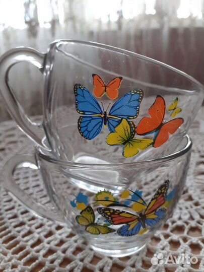 Бокалы и чашки чайные, стекло