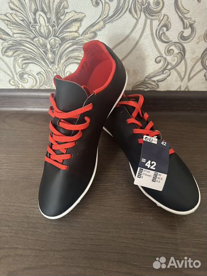 Футбольные бутсы kipsta 42 новые