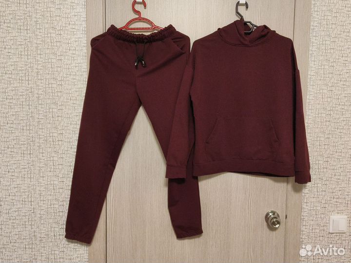 Спортивный костюм женский