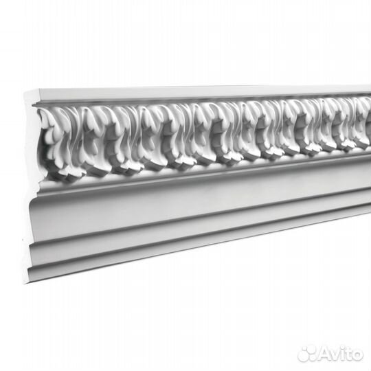 Потолочный карниз из полиуретана с орнаментом
