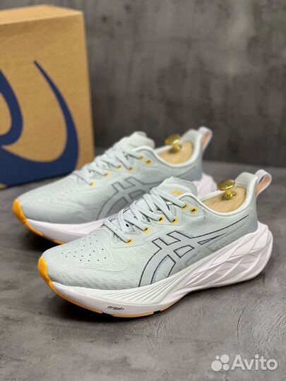 Кроссовки asics novablast