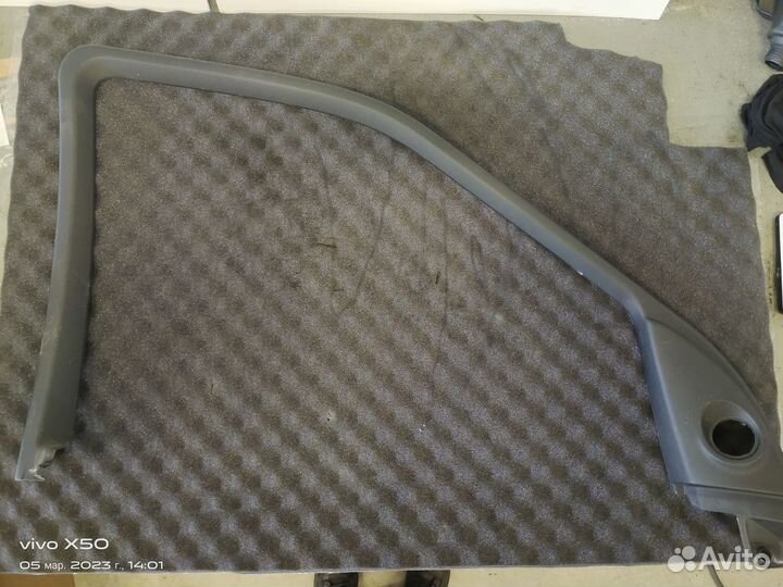 Обшивка двери передней Land Rover Freelande 2