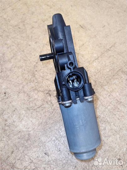 Моторчик стеклоподъемника двери задней левой Hyun