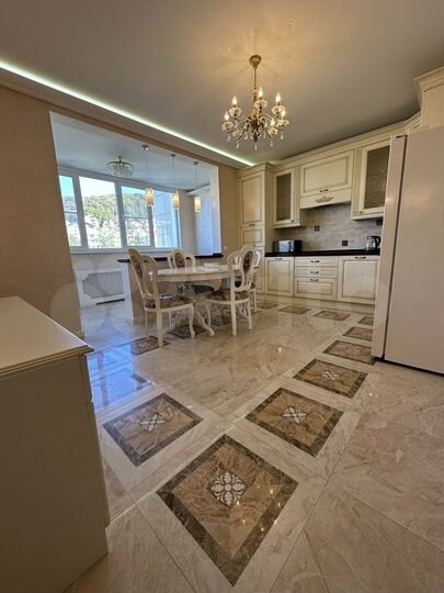 3-к. квартира, 135 м², 11/15 эт.