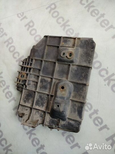 Площадка АКБ Hyundai Elantra XD 2003