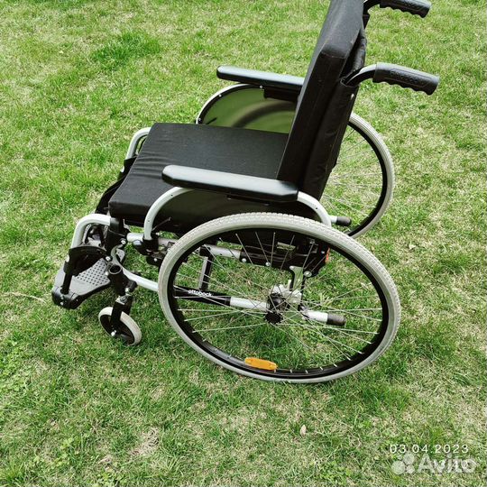 Инвалидная коляска складная