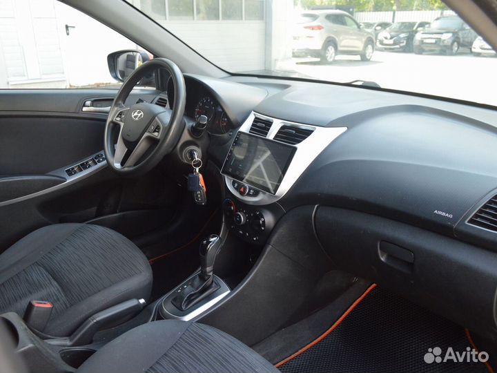 Hyundai Solaris 1.6 AT, 2015, 215 000 км