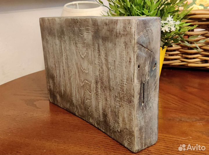 Дубовое панно ручной работы