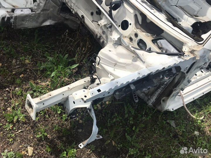 Лонжерон передний левый Audi A4 B7