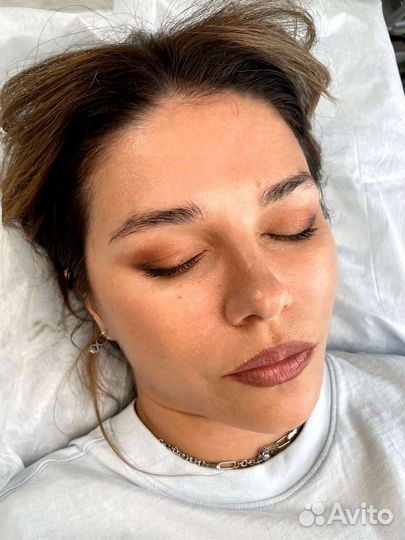 Микроблейдинг бровей