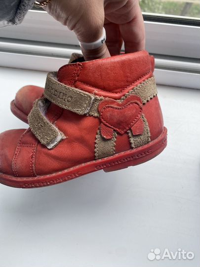 Кроссовки, ботинки, сандали