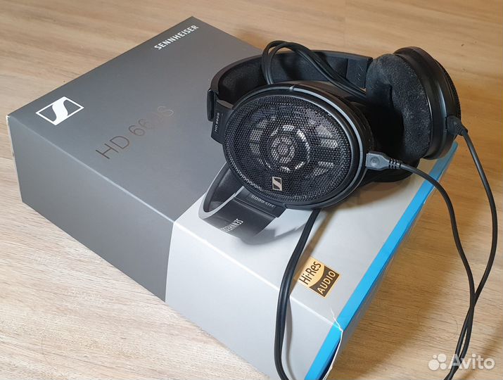 Наушники Sennheiser HD 660S с коробкой и проводами