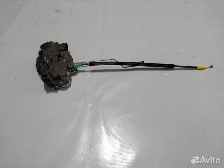 Замок двери задний правый Chevrolet Cruze седан