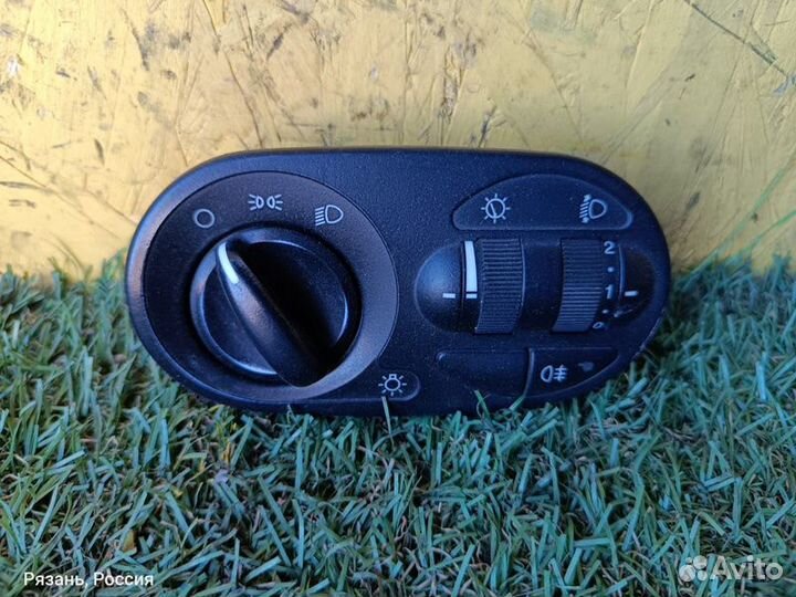 Блок включения фар LADA Kalina 1117 21114 2009