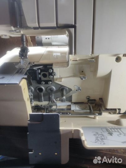 Распошивальная, плоскошовная машина