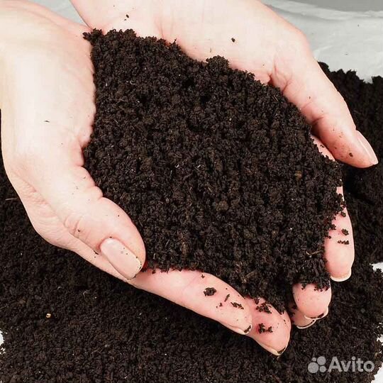Чернозём с биогумусом в мешках