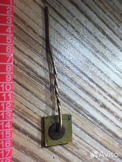 Редкий значок серп и молот игла