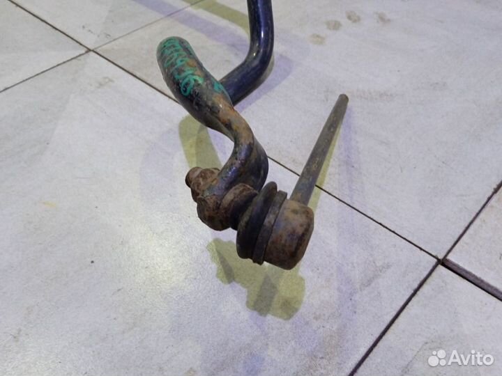 Стабилизатор передний