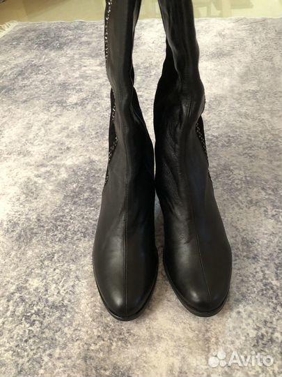 Женские кожаные сапоги Новые
