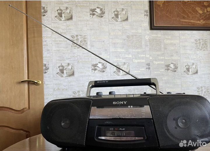 Кассетный магнитофон Sony CFS-B5S