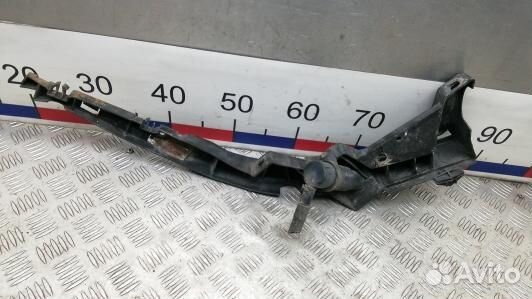 Крепление бампера переднее volkswagen passat B5 (2