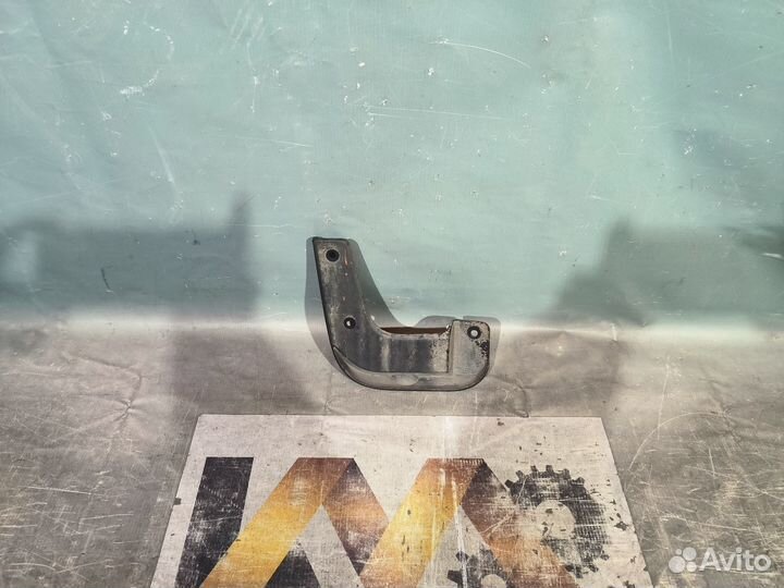 KIA Rio 17- Брызговик Передний правый 31741