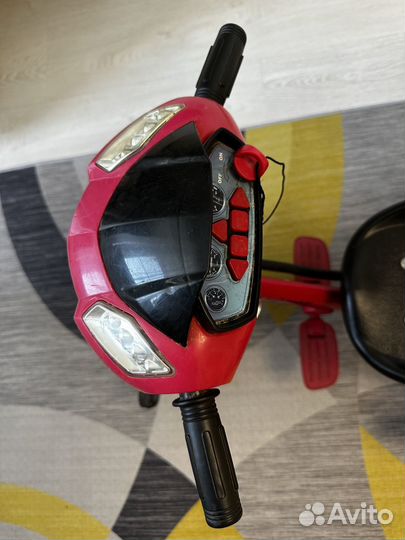 Детский велосипед с ручкой