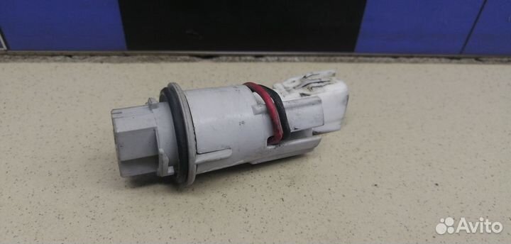 Патрон лампы Avensis II 2003-2008