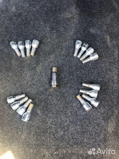 Болты для литых дисков М12