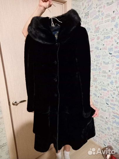 Шуба мутоновая с капюшоном 46,48