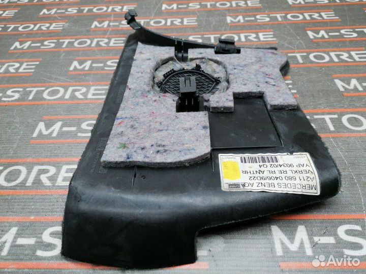 Обшивка стойки передняя правая Mercedes-Benz