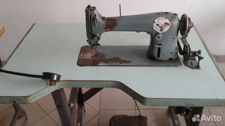 Промышленная швейная машинка