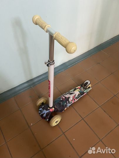 Самокат детский трехколесный reaction