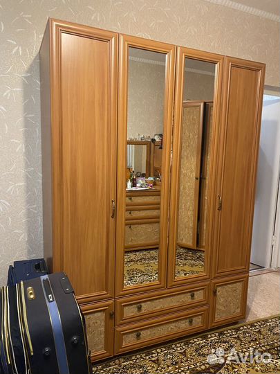 Спальный гарнитур