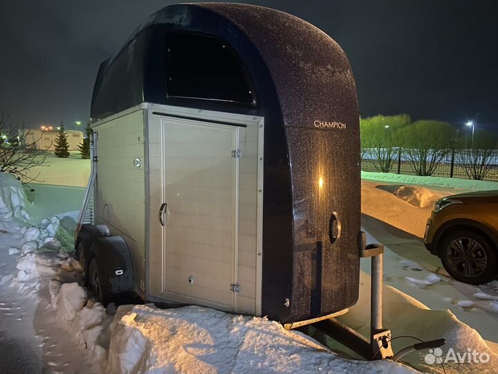 Прицеп коневозка