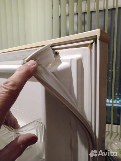 Уплотнитель для холодильного стола