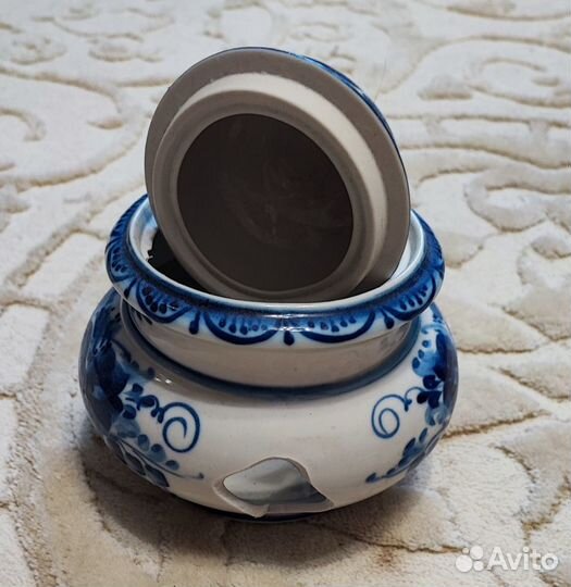 Гжель. Шкатулка и часы