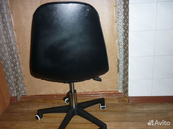 Компьютерный стул- кресло