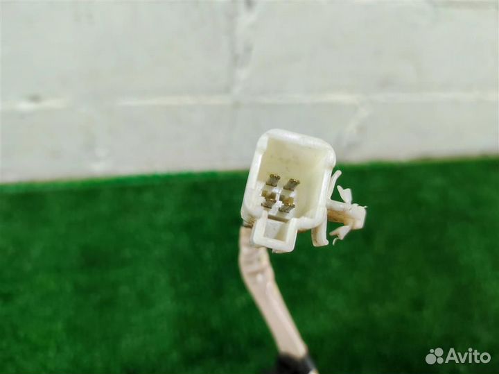 Мотор стеклоочистителя задний Lexus RX300 (MCU15)