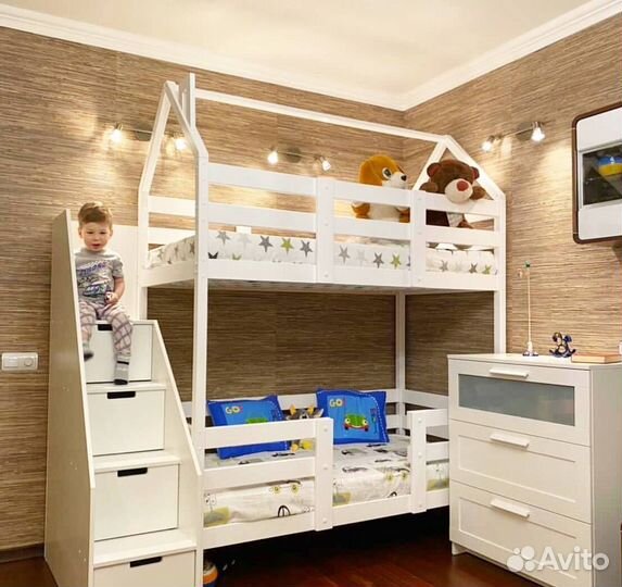 Детская двухъярусная кровать домик с комодом